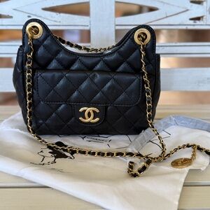 Black Quilted Leather Shoulder Bag M119